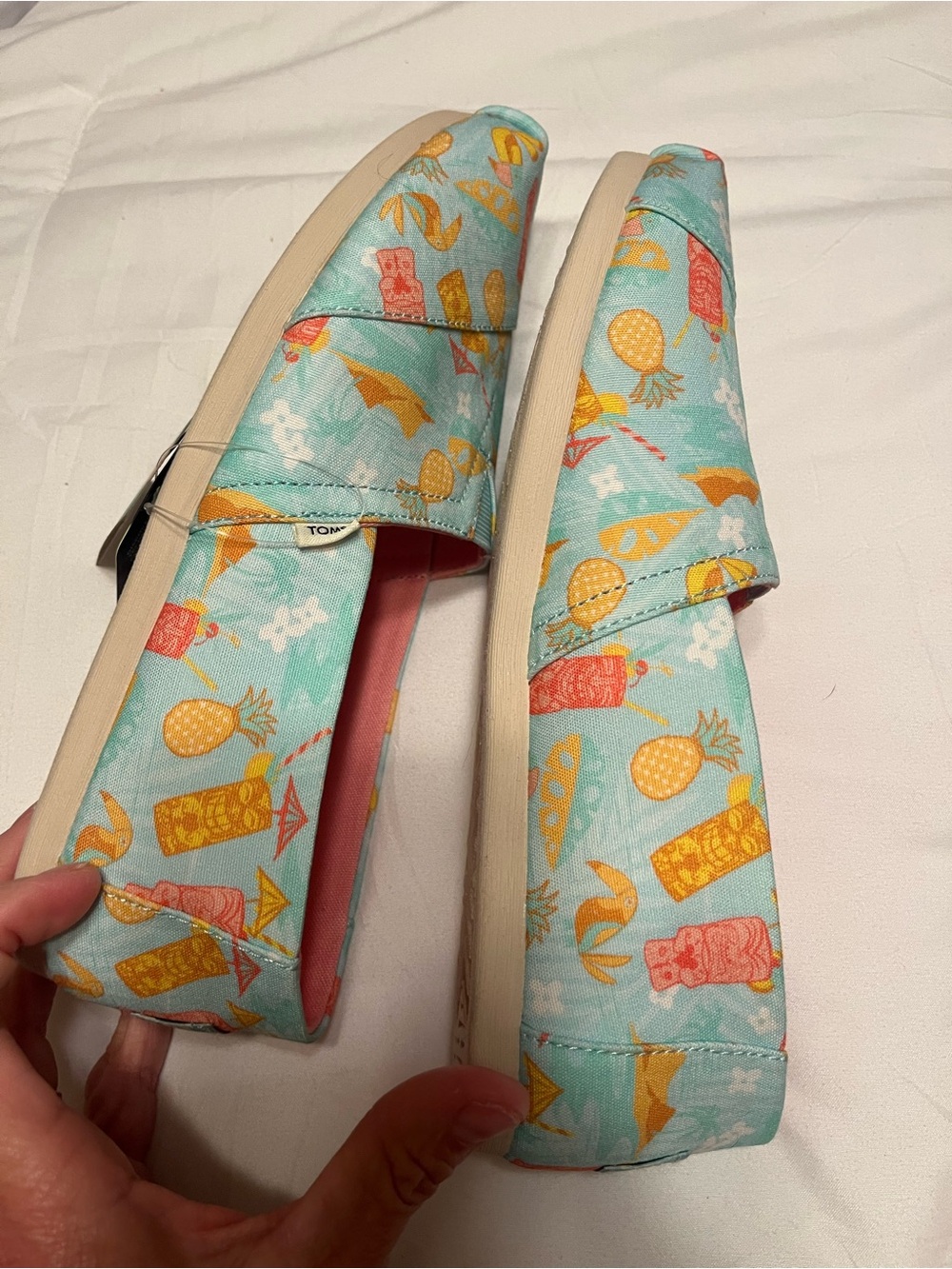 Toms tropical themed shoes - Picture 5 of 6